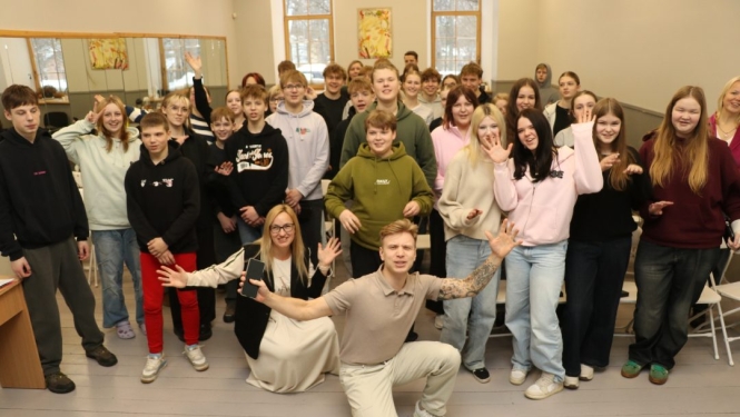 Diskusijas “Virtuālā dzīve vai realitāte” dalībnieku kopbilde