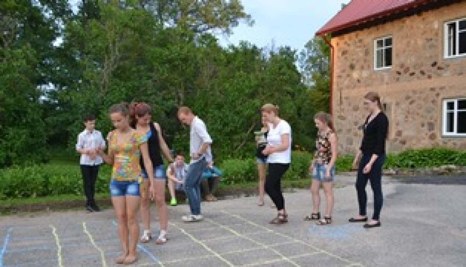 Vasarā jaunieši mācās un apgūst prasmes